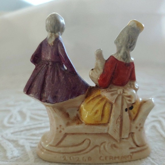 Rare Vintage Colonial Couple Porcelain Figurines Occupied Japan Germany( 2 ) - Picture 4 of 8